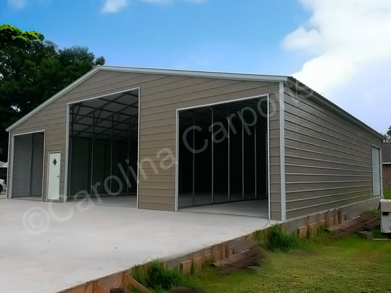 Vertical-Roof-Style-Seneca-Barn-Fully-Enclosed